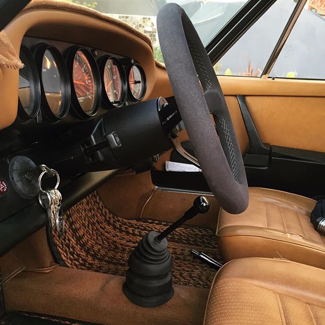 Renown Chicane Dark Steering Wheel