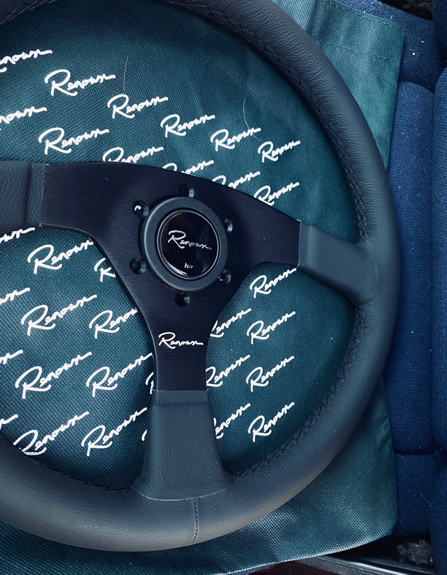Renown Champion Dark Steering Wheel