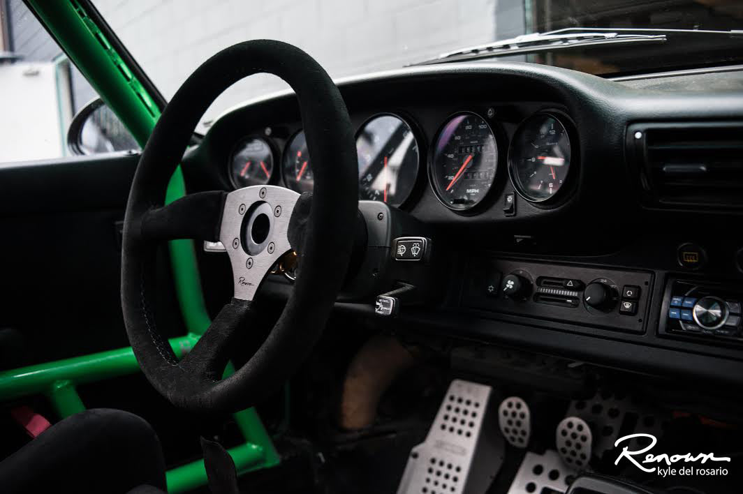 Renown 130R Dark Steering Wheel