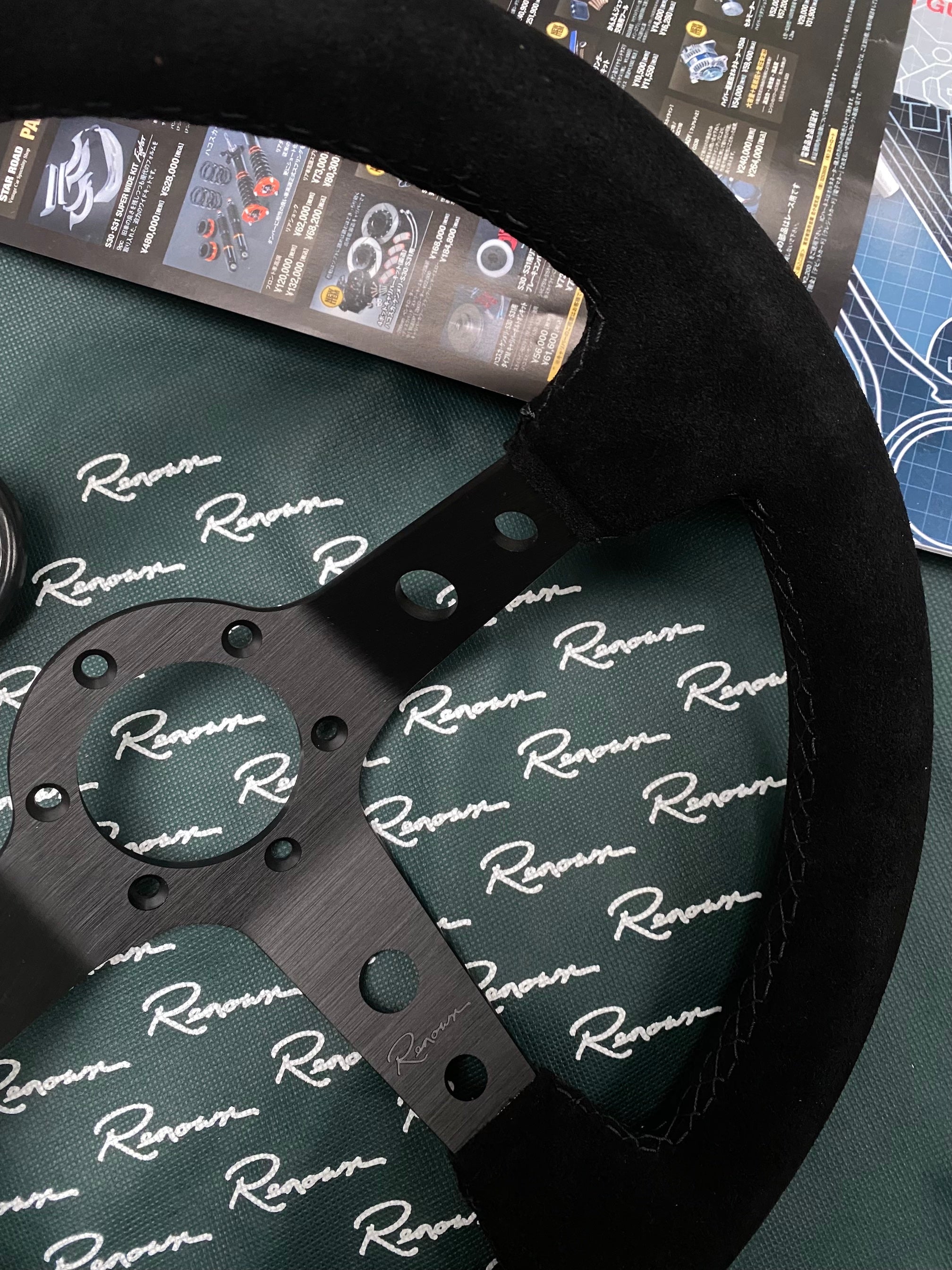 LIMITED Renown 100 Dark 330mm Steering Wheel – Renown USA