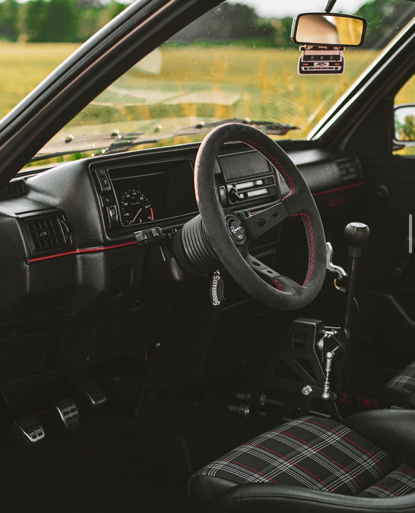 Renown 100 Rosso Steering Wheel