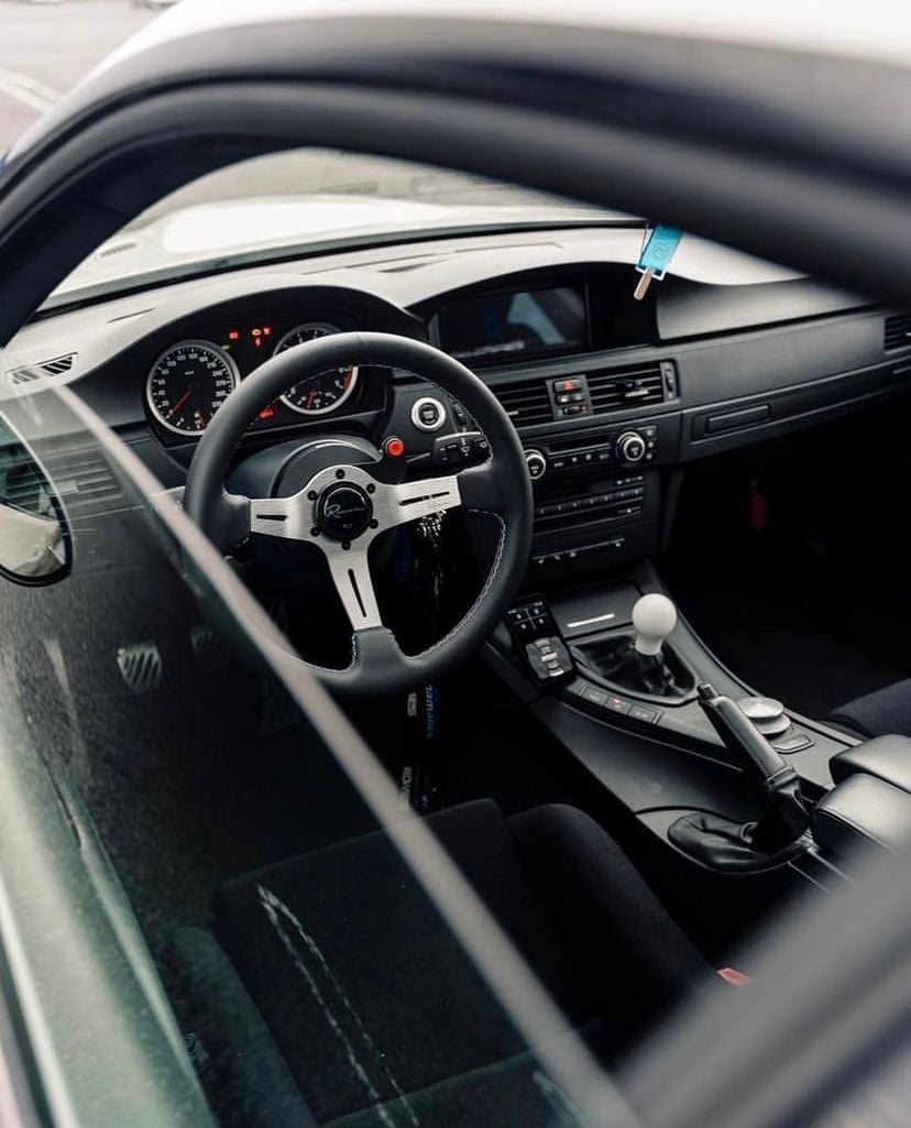 Renown Chicane Silver Motorsport Steering Wheel